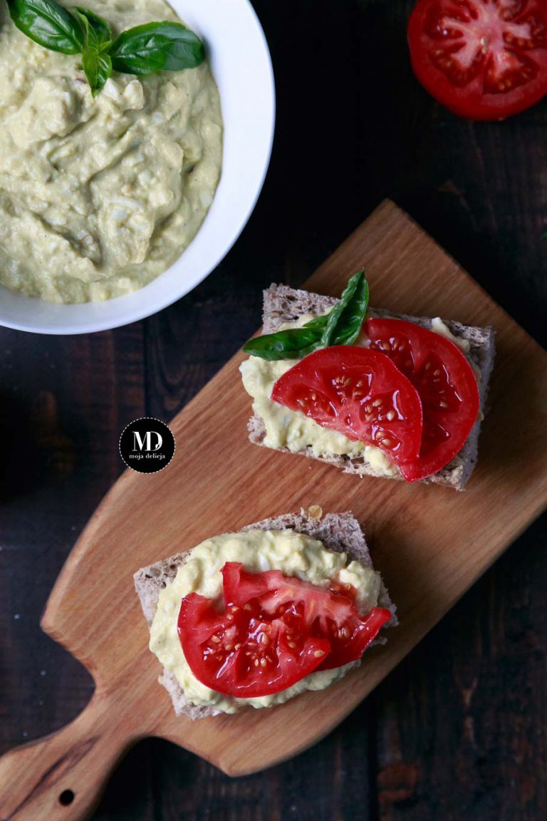 Pasta z awokado z jajami i majonezem wegańskim