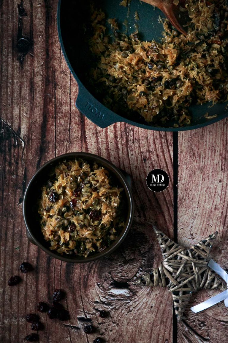 Wigilijna kapusta z zieloną ciecierzycą (green chana)