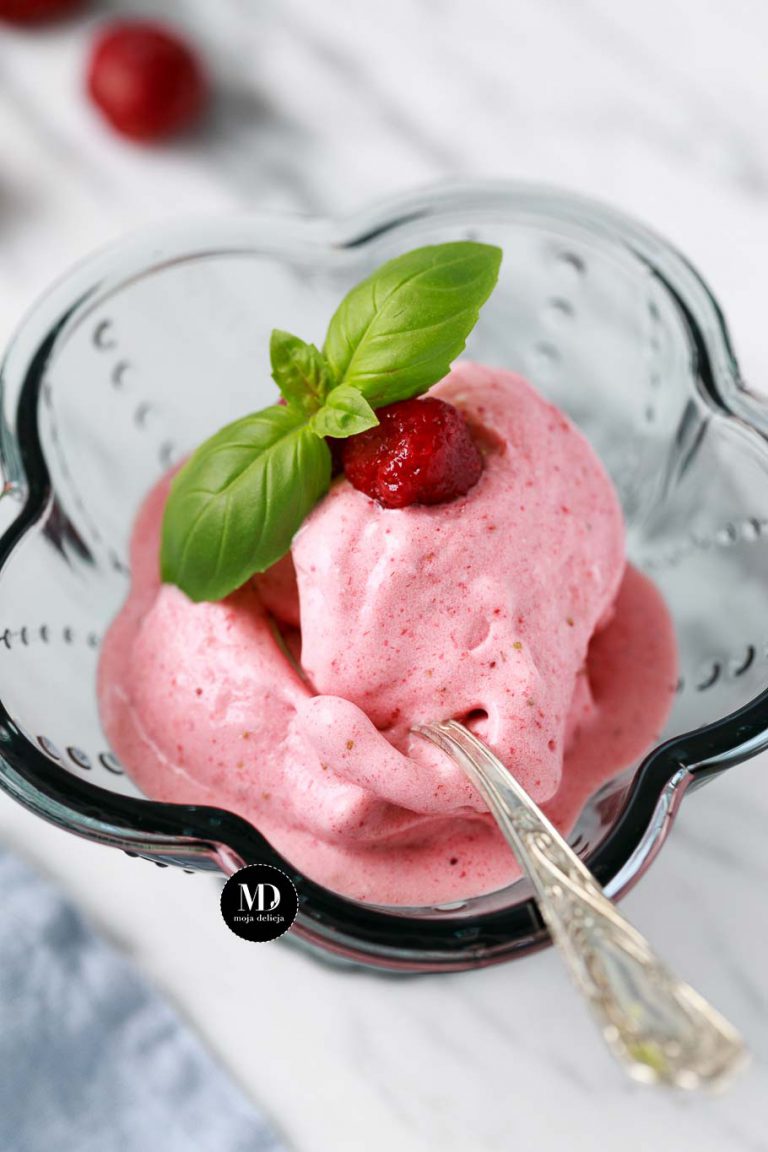 Błyskawiczne lody truskawkowe, śmietankowe